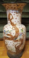 Madaras Chinese floor vase