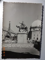 Régi képeslap: Pécs, Hunyadi János szobra (1957)