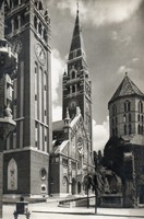 562 --- Running postcard Szeged - votive church