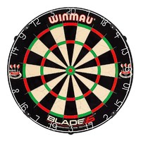 Winmau blade 5 dart board with 4 needles