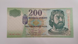 The paper of two hundred 1998 was published. 200 Forints 1998 fd unc.