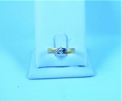 A wonderful 14k gold ring with a diamond gemstone!!!