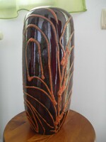 Pesthidegkút floor vase