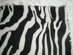 Nagyobb méretű ZARA zebra mintás kendő, sál, stóla