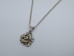 UK0109   Ezüst rózsa alakú medál és nyaklánc 925