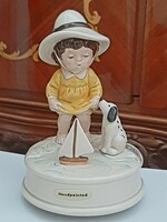 Japán OTAGIRI kézzelfestett  zenélő porcelán figura , kutyával és kis hajóval vintege darab