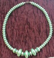 Green retro necklace