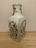 Raven house vase