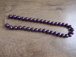 Beautiful aubergine purple pearl necklace