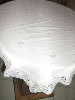 Beautiful white bow Madeira tablecloth