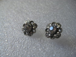 Earrings, floral, with stone