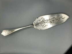 Solid Art Nouveau-engraved 800-marked silver slide cake spatula