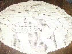 Cute putto angelic hand crocheted oval ecru tablecloth