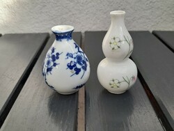 2 small Chinese vases in one