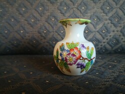 Herend Victoria, Victoria's small vase