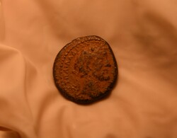 Római Senatus Consulto logóval ellátott római érme