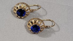 14 K gold blue stone earrings 1.95 g