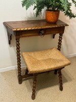 Extra nice colonial dressing table