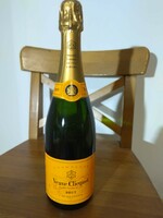 Veuve clicquot brut champagne