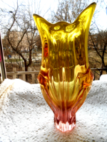 Nagyméretű súlyos cseh üveg váza- színátmenetes  üvegből 34  cm-látványosan szép darab