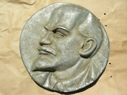Lenin alumínium falidísz