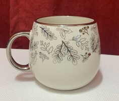 Beautiful leaf pattern mug