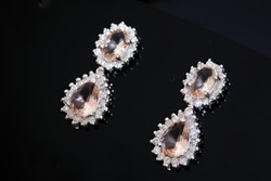 2.23Ct with morganite glasses 18 kr. Gold earrings. New. With certificate