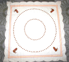 Retro tablecloth embroidered with Omnia pattern 70 cm x 70 cm