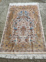 Selyem perzsa szőnyeg