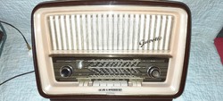 Antique radio, telefunken gavotte 8 nszk 1957.