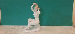 Aquincum woman combing her hair, 22 cm porcelain statue