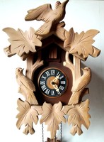 Igen szép faragott natúr színű Schwarzwaldi kakukkos óra