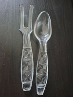 Glass serving device