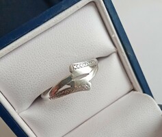 Larger women's silver ring