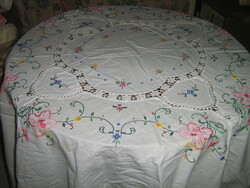 Beautiful oval crocheted lace inset cross-stitch embroidered floral needlework tablecloth