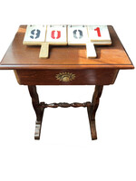 Antik Bieder varróasztal, 84 x 42 x 54 cm-es nagyságú. 9001