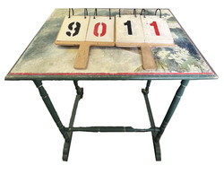 Art deco table, 76 x 44 x 63 cm, with art nouveau painting. 9011