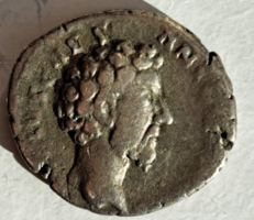 Róma / Marcus Aurelius (Antoninus Pius alatt) 151-152. ezüst Denar  (G/)