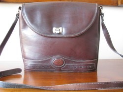 Burgundy women's leather shoulder bag