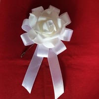 Wedding bok21 - a snow-white brooch with a bush creme foam rose