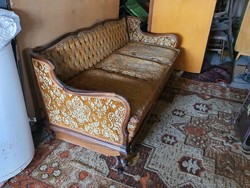 Neobarokk kanapé