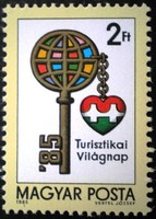 S3735 / 1985 Turisztikai Világnap bélyeg postatiszta