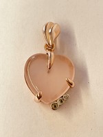 Rose quartz heart pendant in rose gold setting