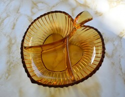 Retro borostyán színű szív, alma alakú osztott üveg kínáló tál, tálka