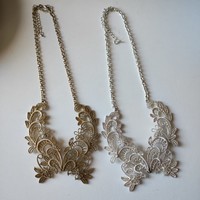 47 +7Cm gold/silver colored lace pattern neck blue price/pc