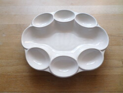 Fehér porcelán tojáskínáló tálka 19,5 x 22 cm