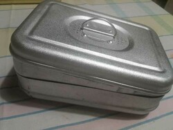 Retro alumínium uzsonnás vagy süteményes doboz