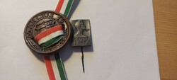 March 15 ceramic commemorative coin + a metal Petöfi badge