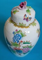 Herend vase with a Victorian pattern, the lid is defective