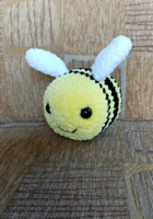 Crocheted bee